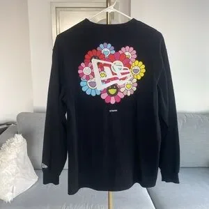 Tシャツ・カットソー 21ss New Era x Takashi Murakami Flowe Flag Relaxed Fit L/S New Era | Shirts | New Era X Takashi Murakami Flower Flag